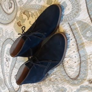 Blue suede Hush Puppies chukka boot 9.5